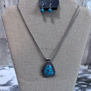 Paparazzi Turquoise and Silver Necklace Set